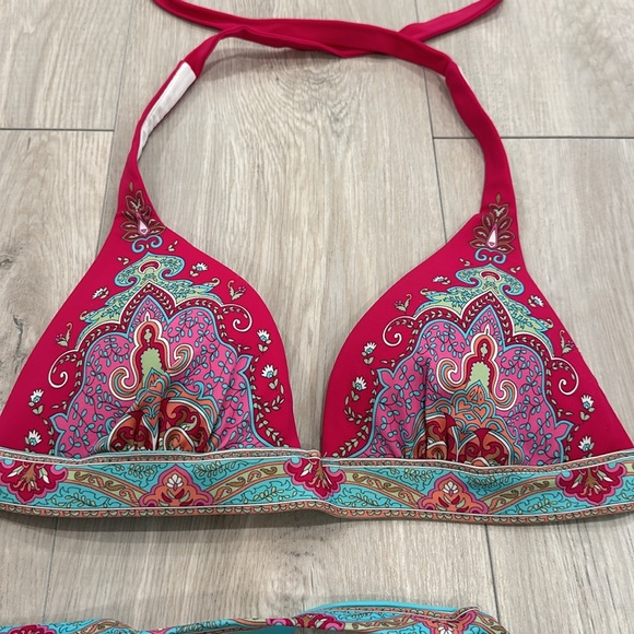 VICTORIA SECRET bikini. Top medium and bottom small. - Picture 2 of 4
